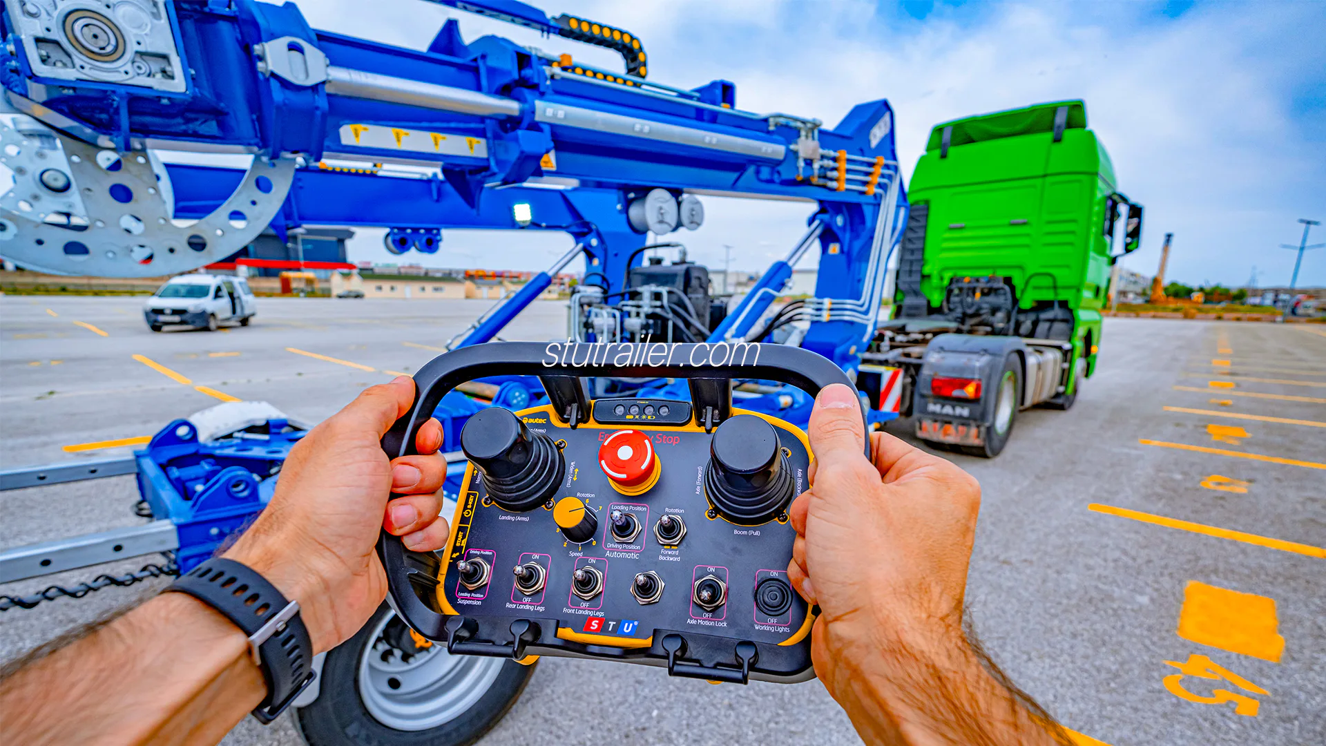 Compact Design with One Axle for Site Manoeuvrability